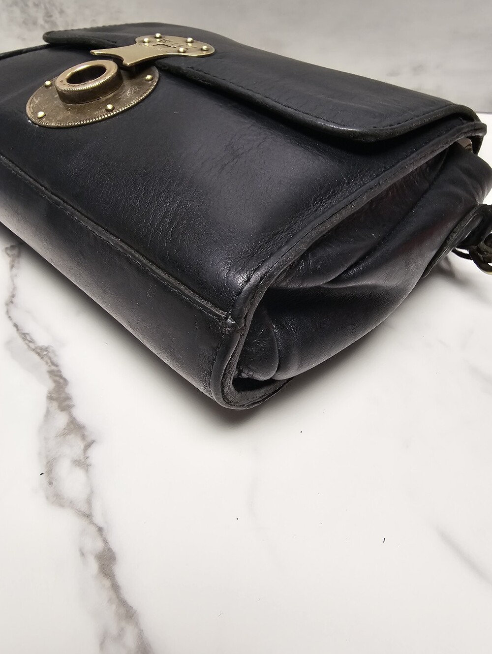 Will Black Leather Quinn Crossbody Bag - Picture 7 of 12